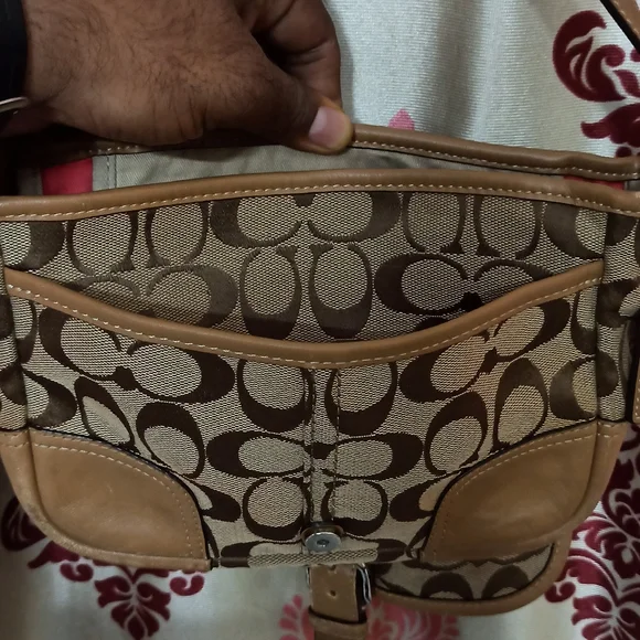 Coach - Picture 7 of 8